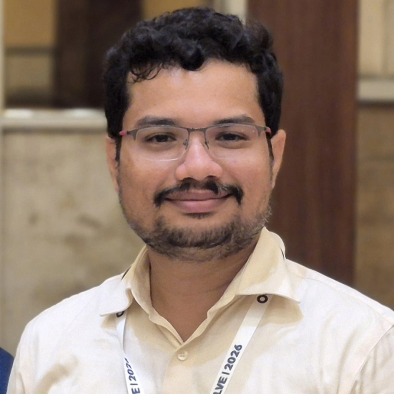 images/faculty-dir-large/2026/Karthik_new2026.png